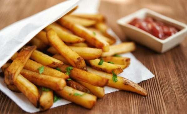 Самым негативным моментом употребления жареной картошки является ее высокая калорийность